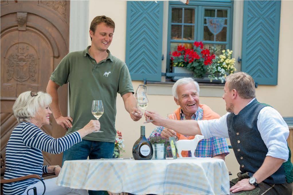 Gasthof Zum Weissen Lamm Sommerach Buitenkant foto