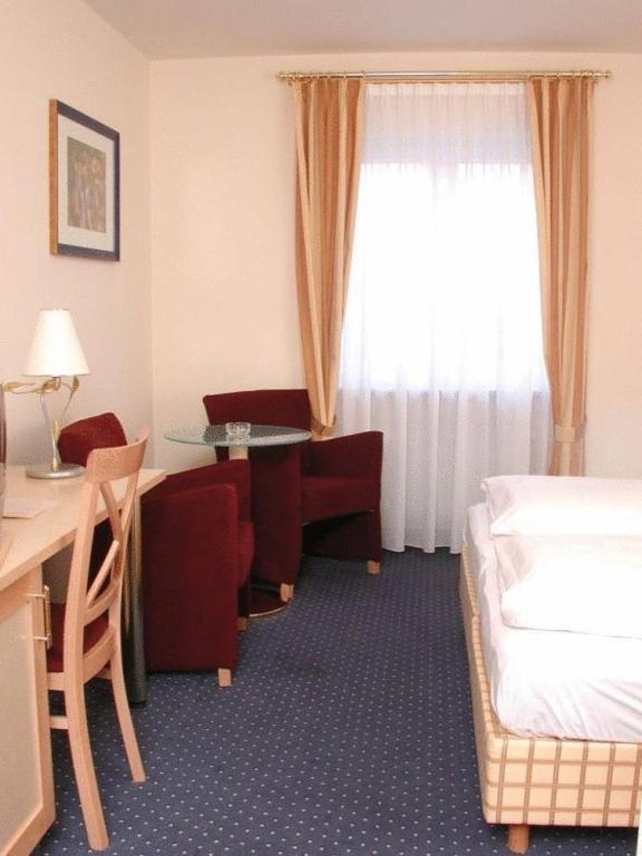 Gasthof Zum Weissen Lamm Sommerach Kamer foto